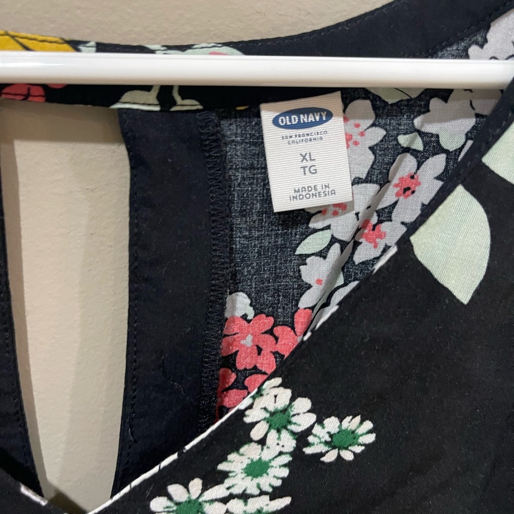 Floral Blouse - Picture 3 of 4